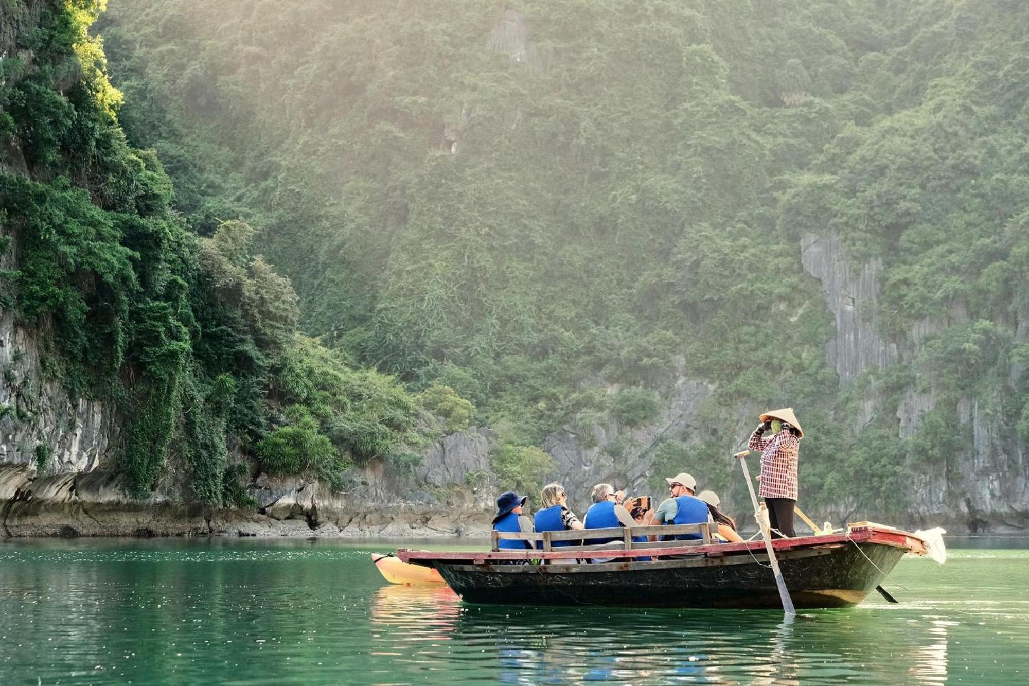 Halong Capella Cruise - Member Of Lyra Cruise Collection Hotel Ha Long Exterior photo
