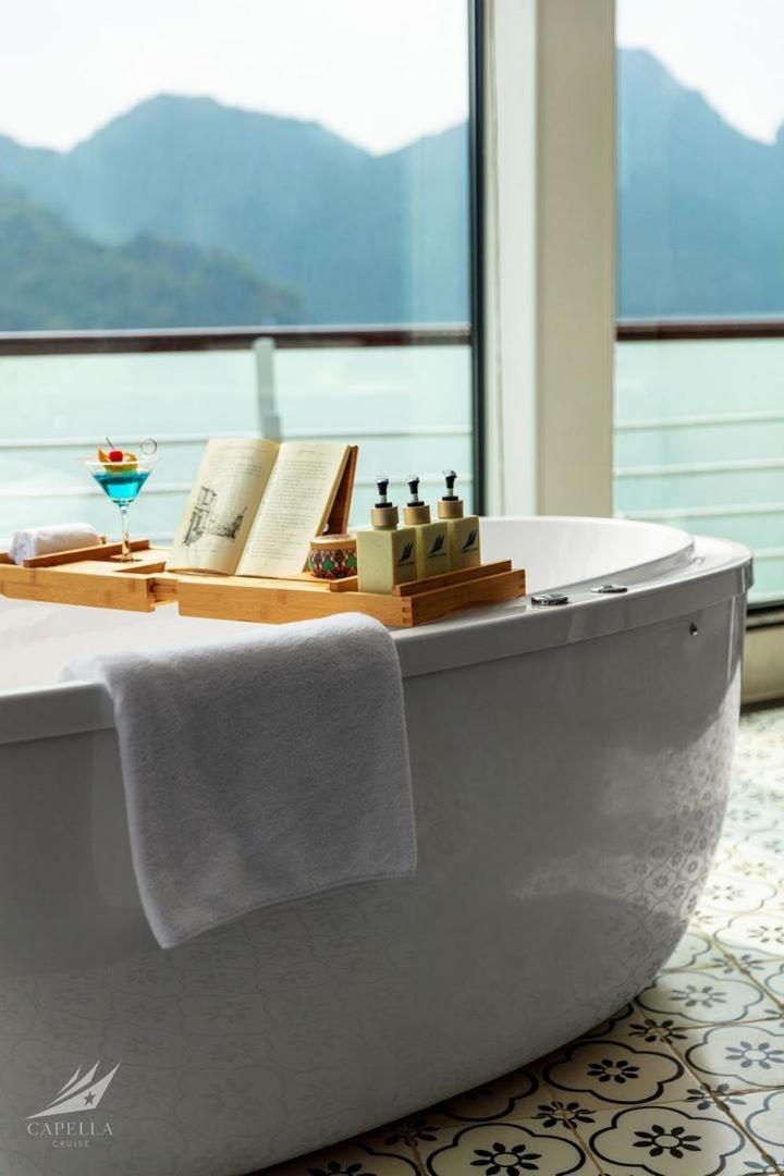 Halong Capella Cruise - Member Of Lyra Cruise Collection Hotel Ha Long Room photo