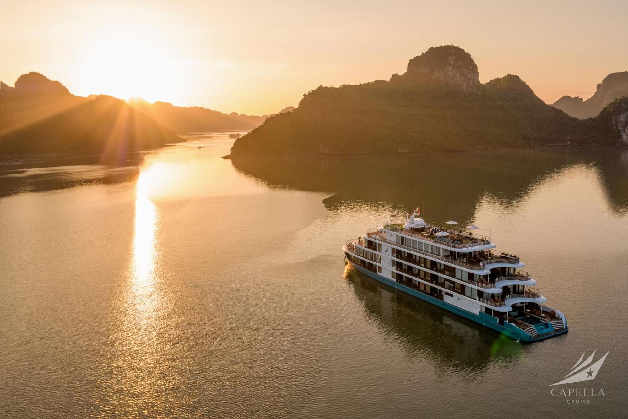 Halong Capella Cruise - Member Of Lyra Cruise Collection Hotel Ha Long Exterior photo