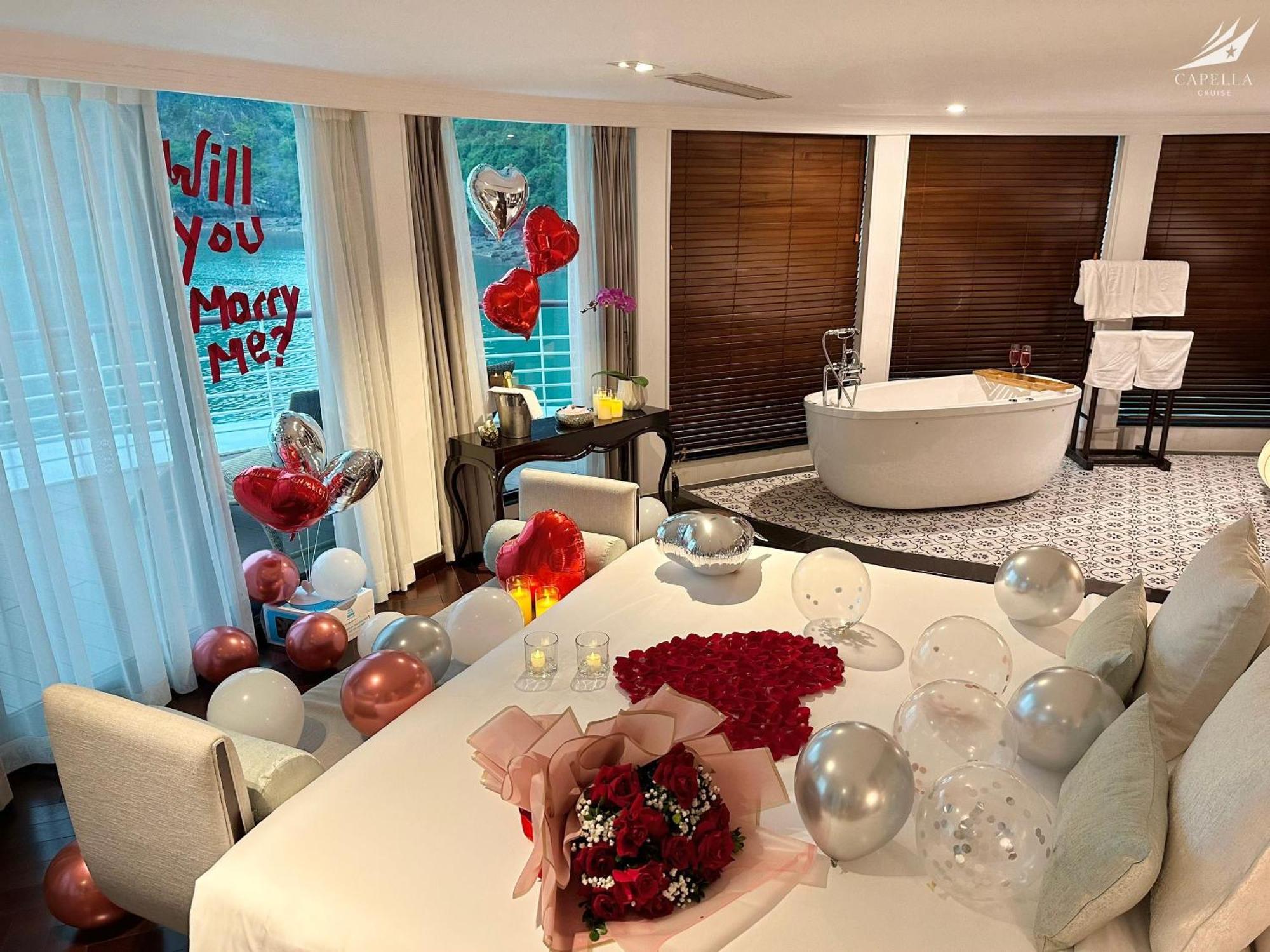 Halong Capella Cruise - Member Of Lyra Cruise Collection Hotel Ha Long Exterior photo