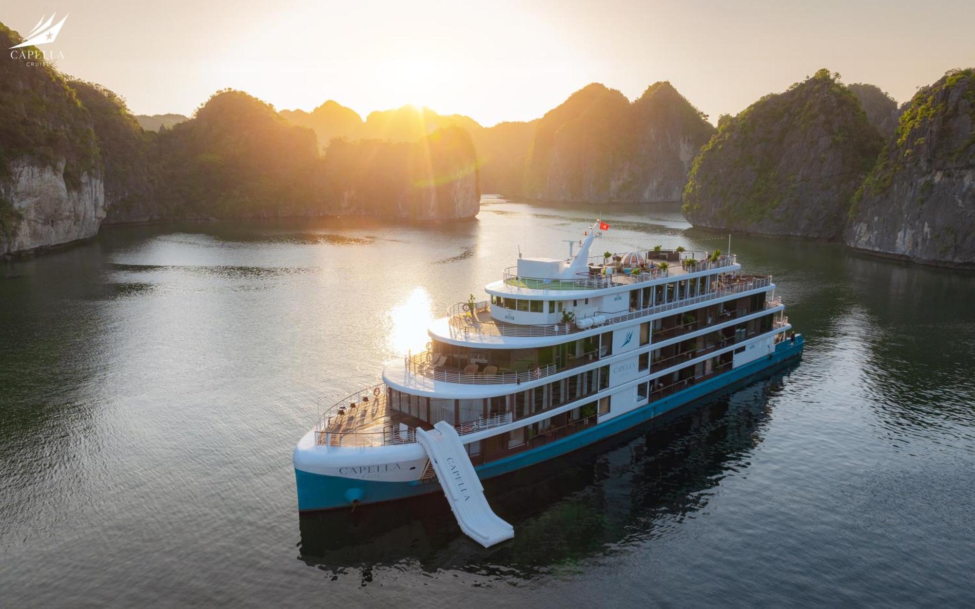 Halong Capella Cruise - Member Of Lyra Cruise Collection Hotel Ha Long Exterior photo